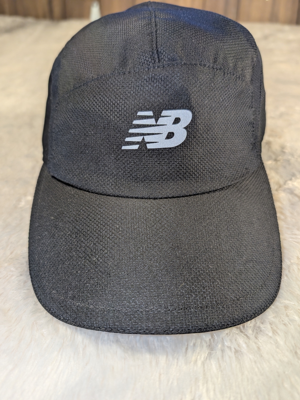New Balance Black Mesh Athletic Cap with Reflective Logo